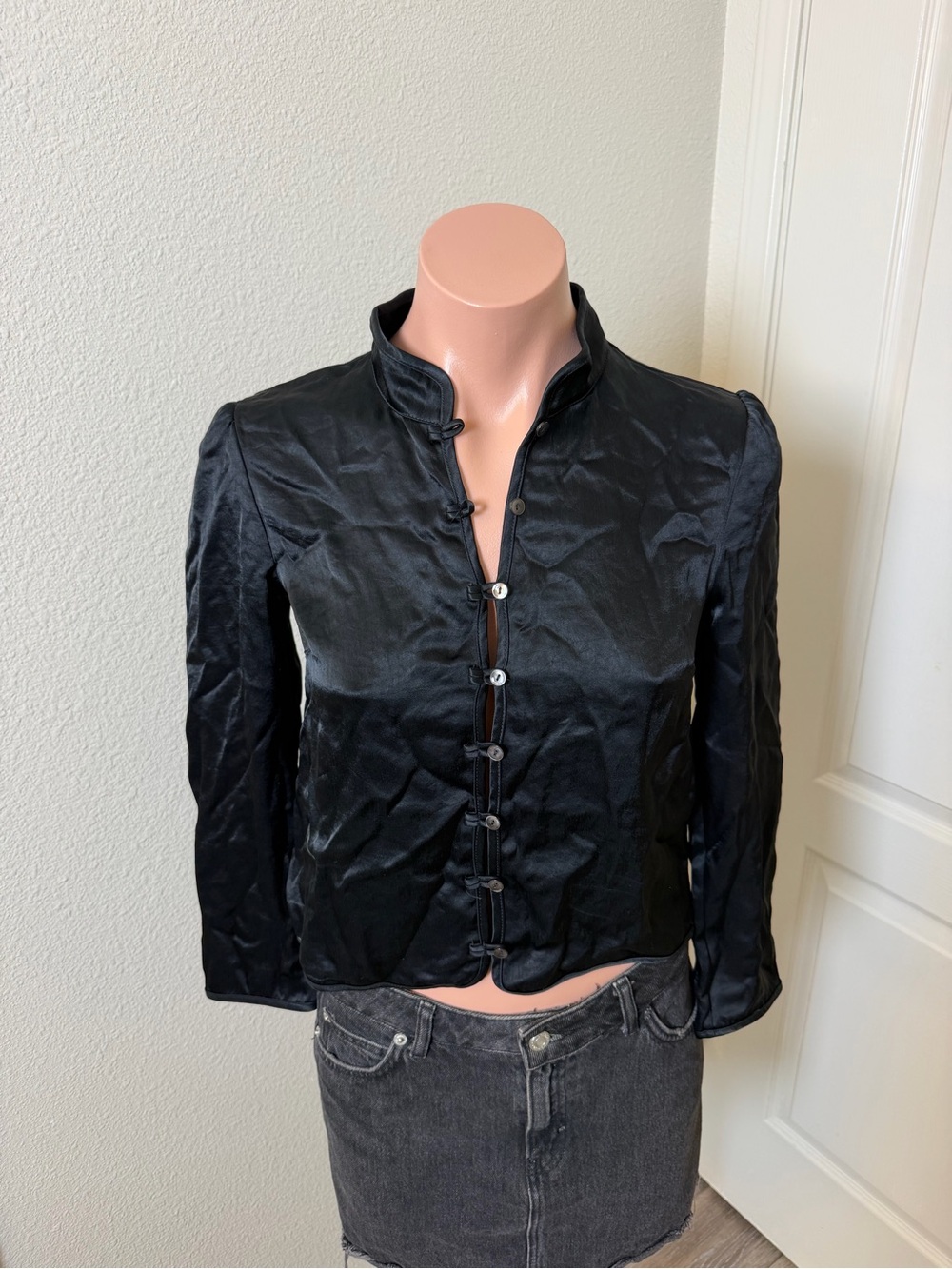 Wilfred Black Satin Mandarin-Collar Button Down Blouse Top Sz XXS